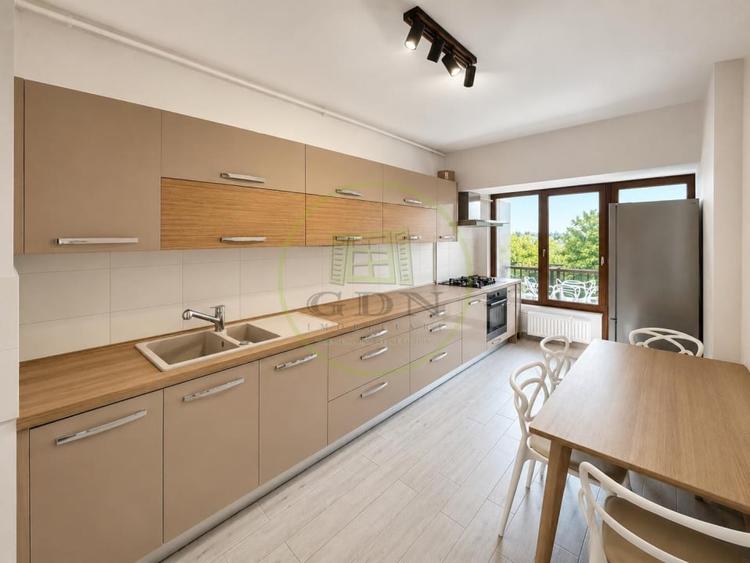 Apartament cu 3 camere decomandat, mobilat în Jiului