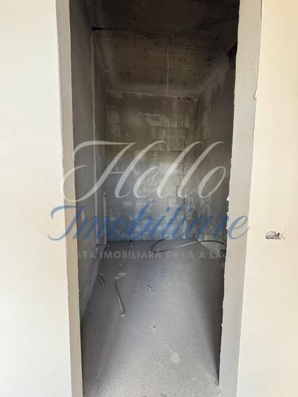 Penthouse cu 3 camere semidecomandat în Florești