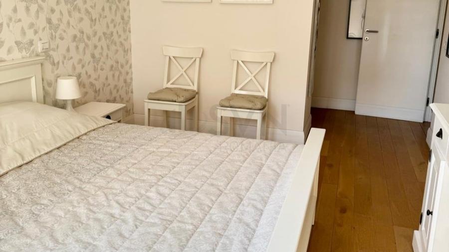Apartament cu 3 camere decomandat, mobilat în Barbu Văcărescu