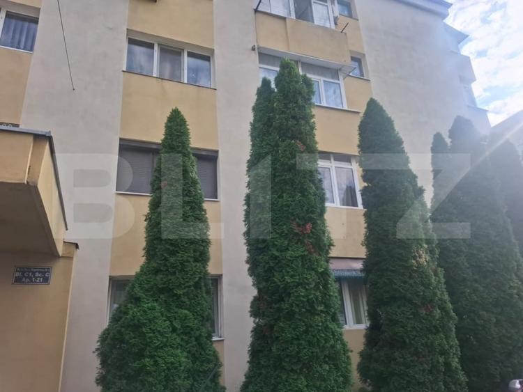 Apartament cu 4 camere decomandat, mobilat în Micro 3