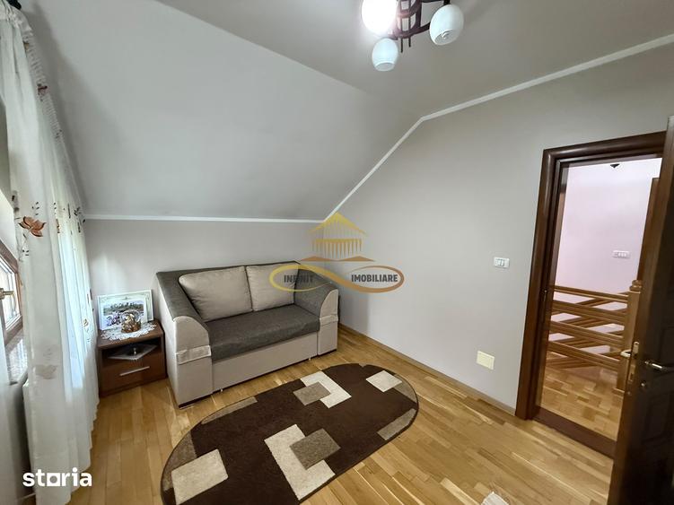 Casă cu 5 camere cu Teren 760 Mp în Măgura