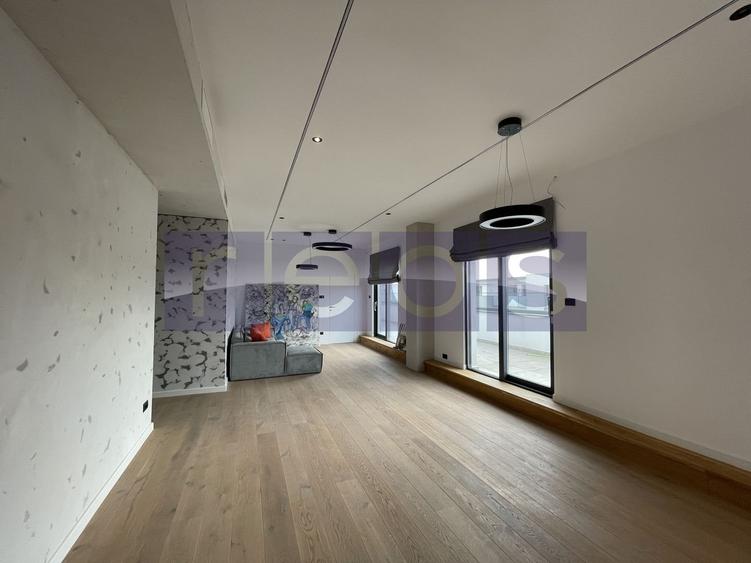 Penthouse cu 3 camere semidecomandat, mobilat în Băneasa