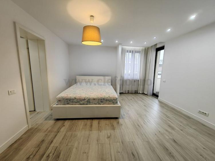 Casă individuală cu 9 camere cu Canalizare în Pipera