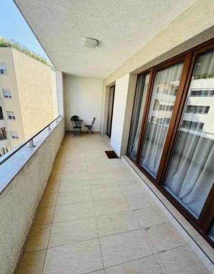 Apartament cu 3 camere decomandat, mobilat în Cantemir