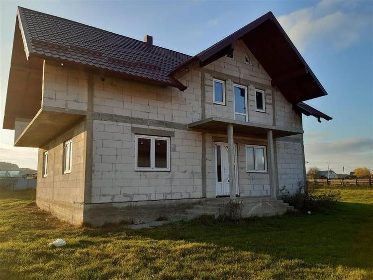 Casă individuală cu 5 camere cu Teren 1000 Mp în Ilișești