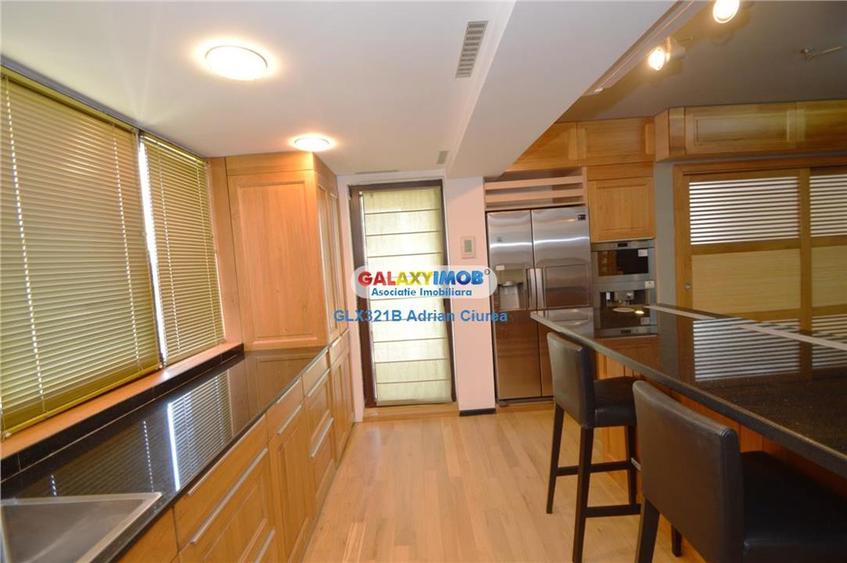 Apartament cu 3 camere decomandat, mobilat în Ștefan cel Mare