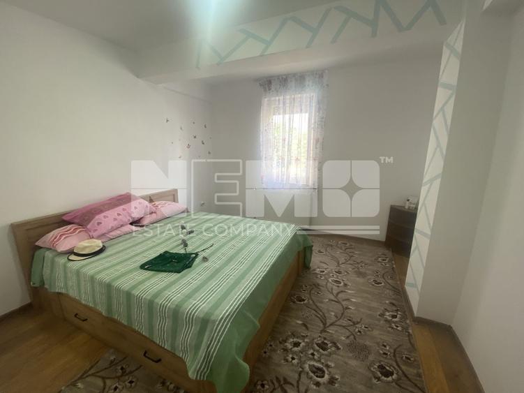 Apartament cu 3 camere semidecomandat în Exterior Vest