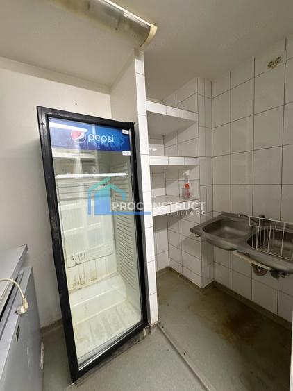 Spațiu comercial, de 220 mp, în P-ța Unirii