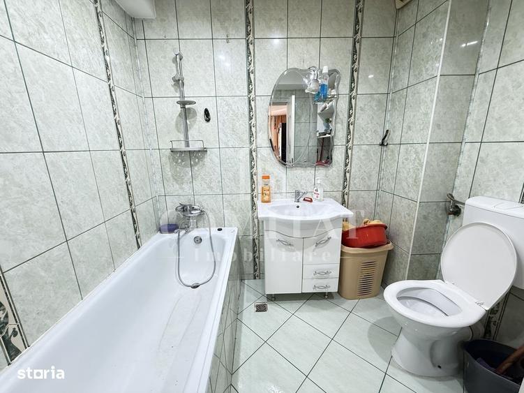 Apartament cu 3 camere semidecomandat în Sânnicoară