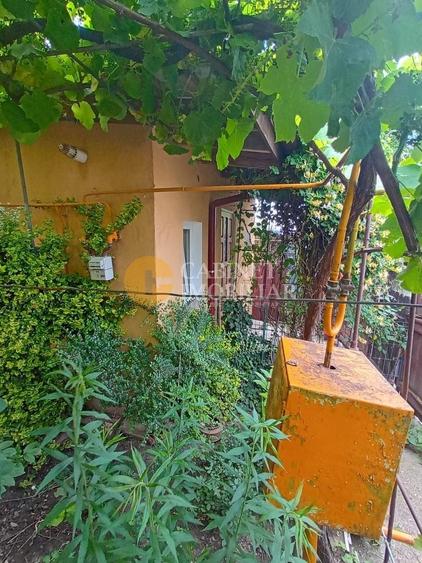 Casă individuală cu 4 camere cu Canalizare în Tătărași