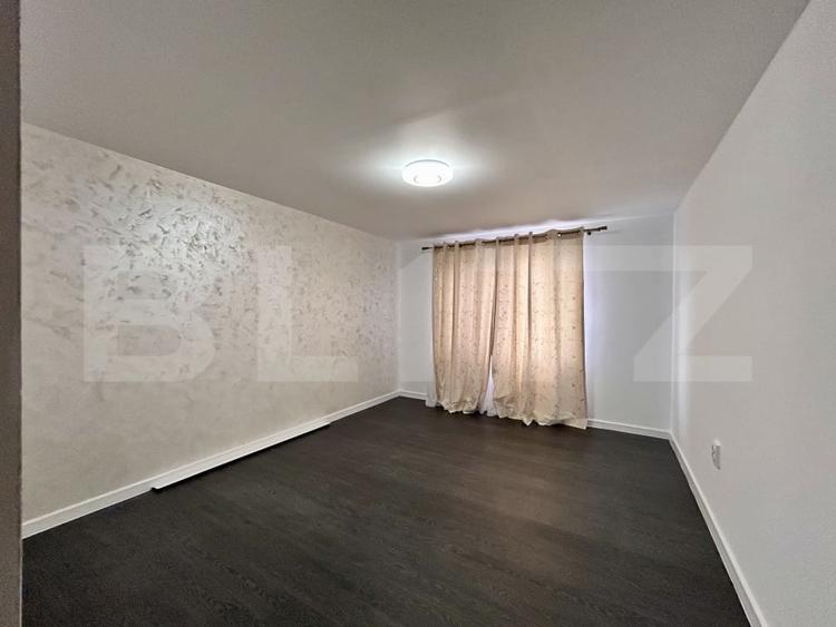 Casă individuală cu 4 camere cu Garaj în Exterior Vest