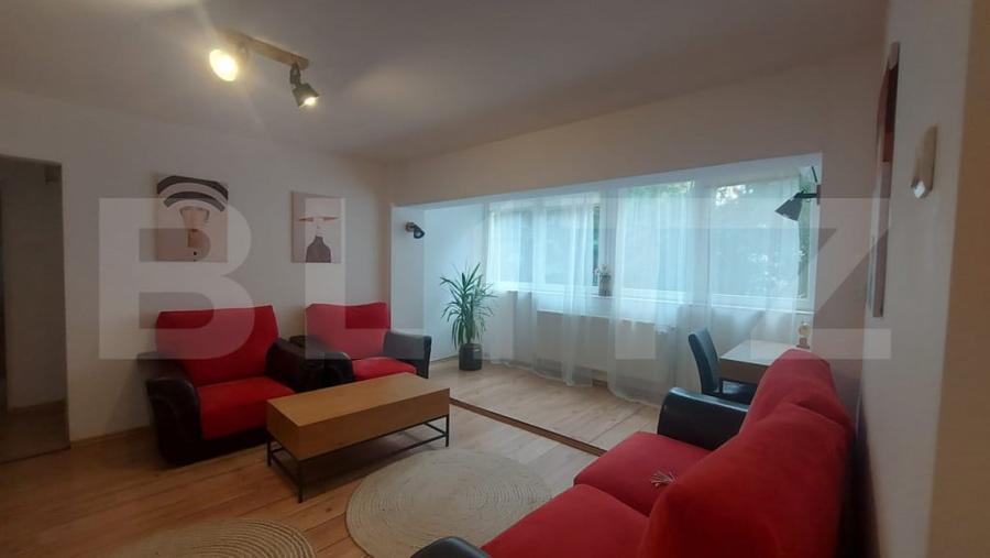 Apartament cu 3 camere decomandat în Careiului