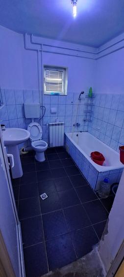 Casă cu 8 camere cu Teren 252 Mp în Mihai Bravu