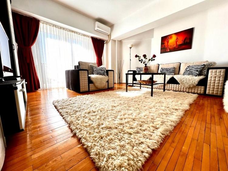 Apartament cu 2 camere decomandat, mobilat în P-ța Unirii