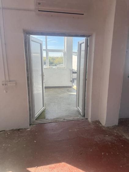 Spațiu comercial, de 530 mp, în Sânmartin