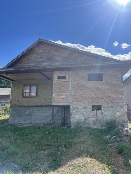 Casă cu 4 camere în Chiojdeni
