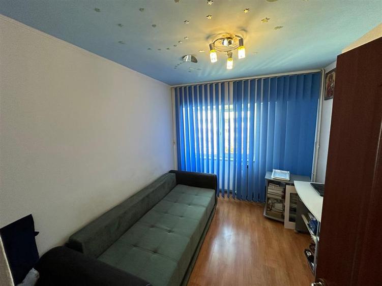 Apartament cu 3 camere decomandat în Păcurari