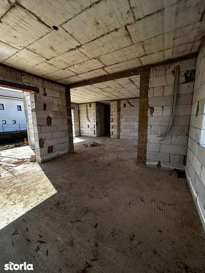 Casă cu 6 camere cu Teren 547 Mp în Sântimbru