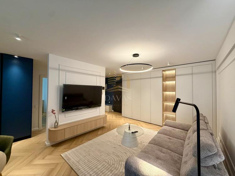 Apartament cu 2 camere semidecomandat, mobilat în Semicentral