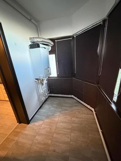 Apartament cu 2 camere decomandat în Trocadero