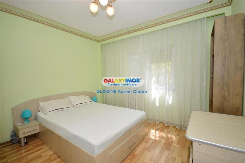 Apartament cu 3 camere decomandat, mobilat în Nerva Traian