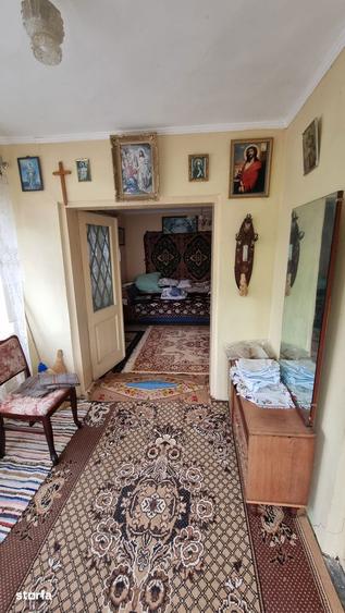 Casă cu 5 camere cu Teren 1500 Mp în Domnești