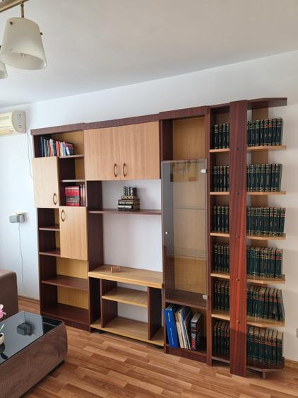 Apartament cu 4 camere semidecomandat în Apărătorii Patriei