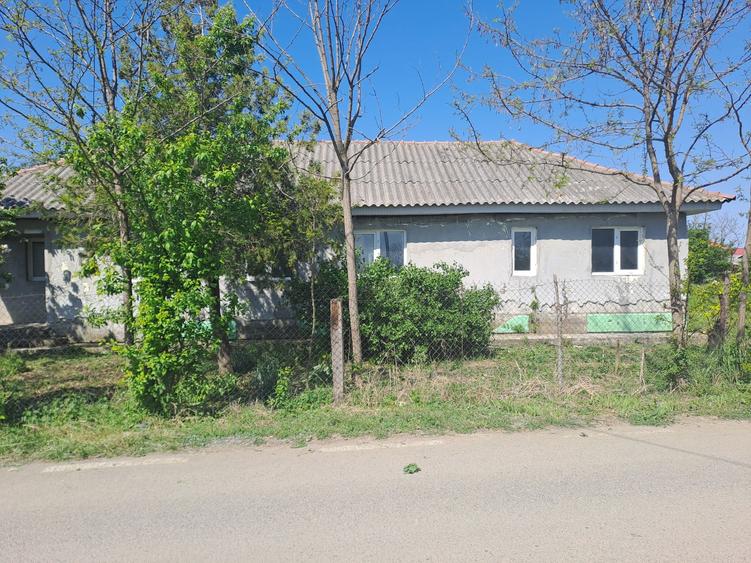 Casa de vanzare in satul Stejaru - 3