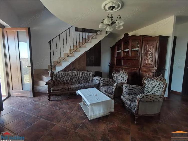 Inchiriez apartament la casa 4 camere, Gai - 1