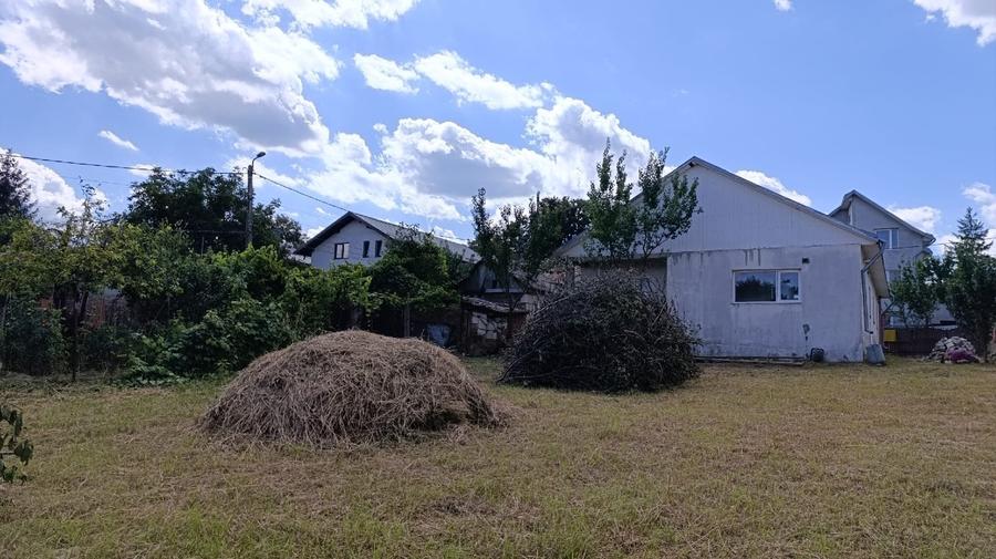 Casa cu teren generos - 1