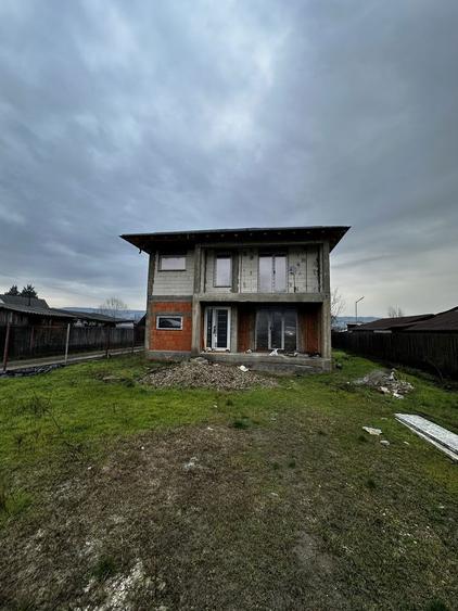 Casa suprafata utila P+1E=87m suprafata teren 607 - 2