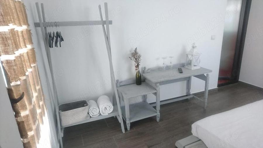 Se vinde Pensiune clasificata 3 stele in Costine?ti - 5