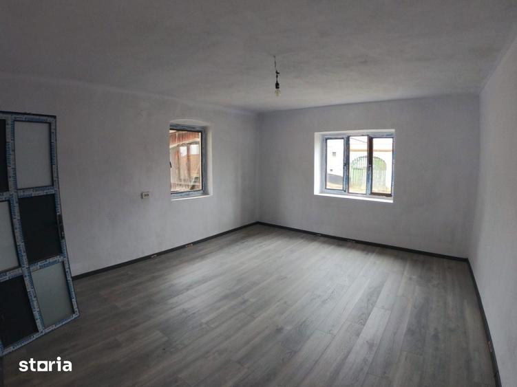 Se vinde casa 400 mp in Apoldu de Sus, Sibiu doua corpuri + gradina - 1