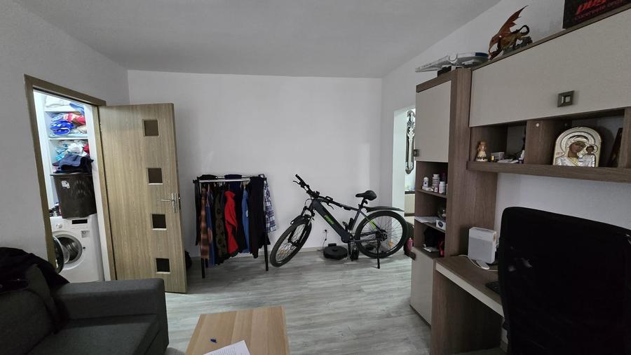 Apartament 2 camere - Casa de Cultura - 81.000 euro (Cod E12) - 2