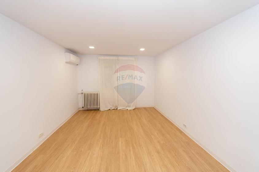 Garsoniera renovata de vanzare strada Mizil zona Trapezului Salajan - 1