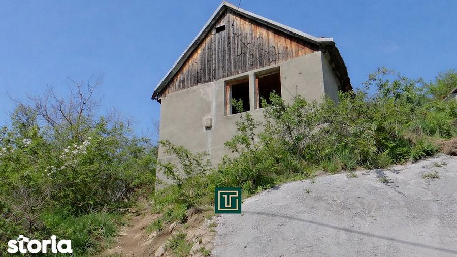 Casa de vanzare cu teren 874 mp zona lini?tita Covasan? - 2