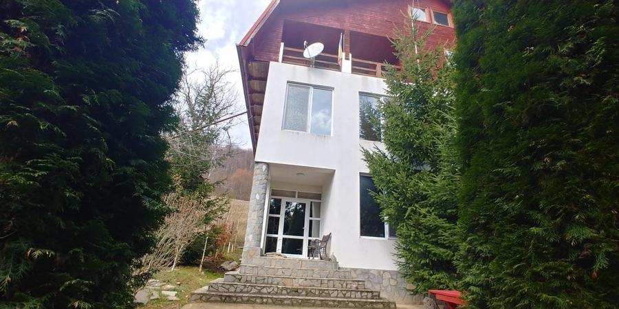 Vila/Pensiune,casa administrator,teren plat 2000Mp - 1