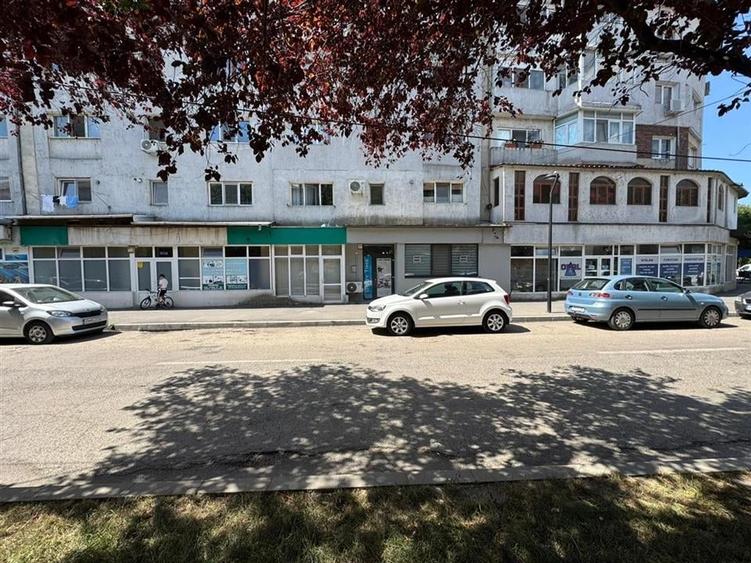 Spatiu comercial renovat complet de vanzare in Focsani - 16