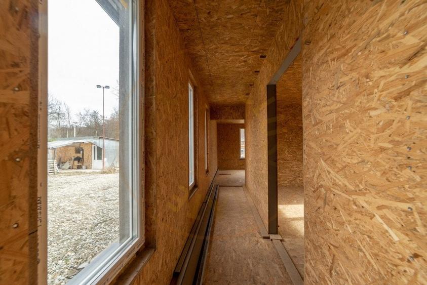 Casa moderna cu 5 camere intr-o zona linistita de deal - 5