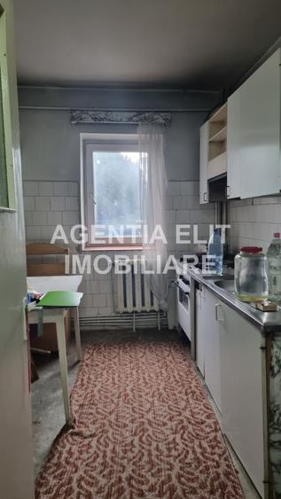 Apartament 4 camere, zona Centrala - 1