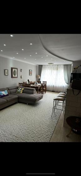 Pensiune/Afacere la cheie, 10 Camere, Terasa 85 mp, Apartament de locuit 133 mp - 1