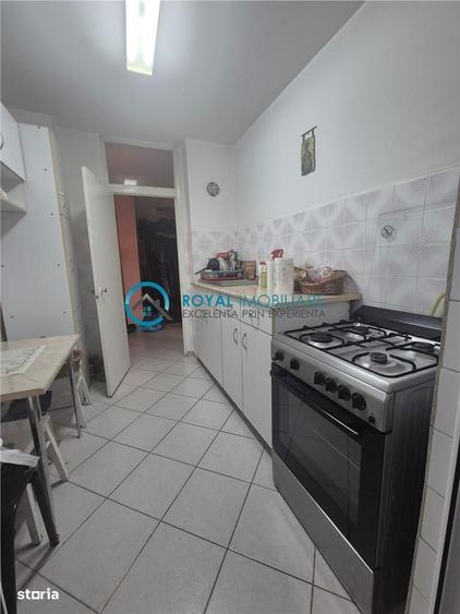 Royal Imobiliare - Vanzare apartament 2 camere zona 9 Mai - 8