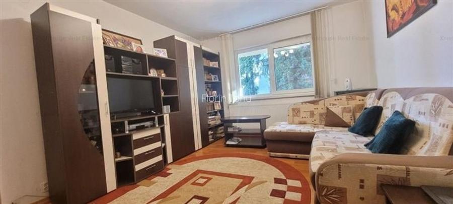 Apartament cu 3 camere semidecomandat, mobilat în Centrul Civic Apartament cu 3 camere semidecomandat, mobilat în Centrul Civic