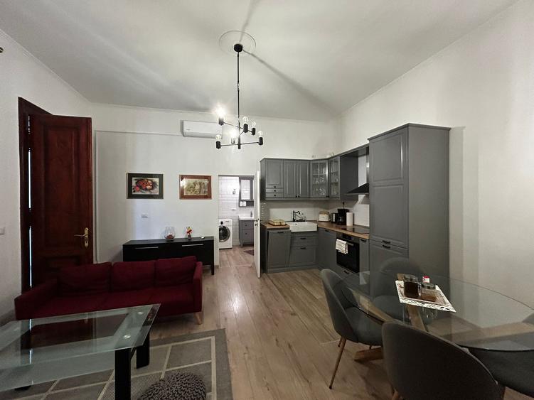 apartament 3 camere deosebit - 1