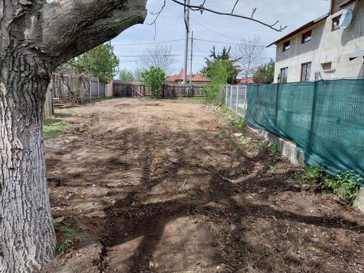 Teren intravilan de vanzare - 1