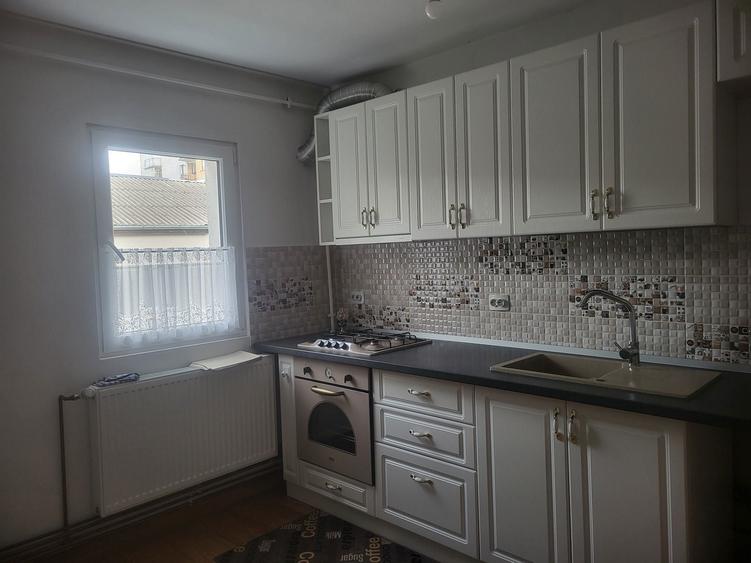 Apartament 2 cam, nemobilat, Carpati disponibil imediat, termen lung - 7