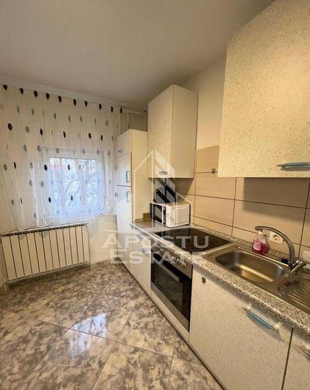 Apartament cu 3 camere, decomandat, zona Bucovina - 2