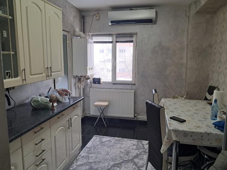 Soveja -4 camere decomandat  2 bai-96mp-centrala pe gaz-175000 Euro - 6