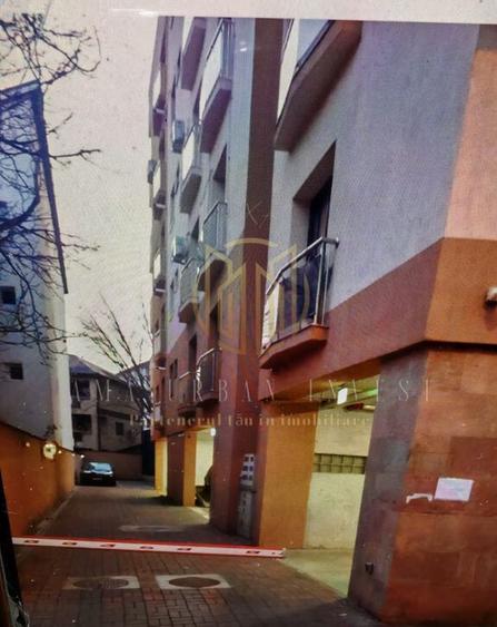 Aleea Fizicienilor 2 B vand loc parcare interior 7500 euro - 2