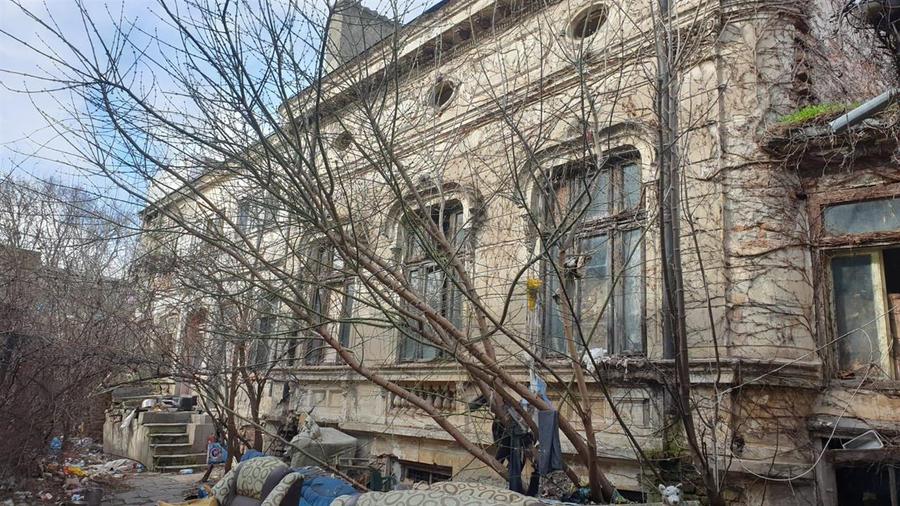 zona Gradina Mare  Teren 615 mp SUPER PRET Casa D+P  caramida - 1